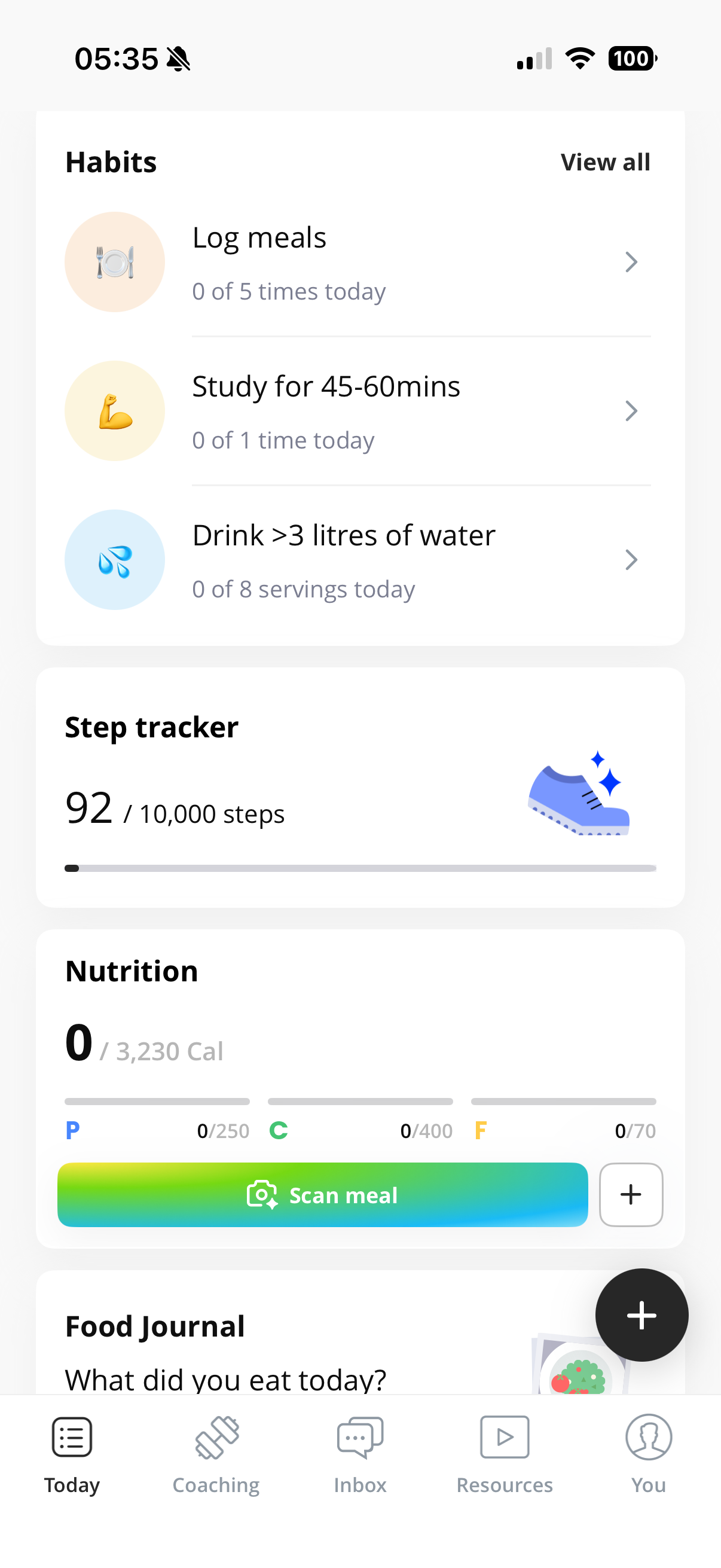 Daily habits, step tracking and nutrition targets in the Everfit app